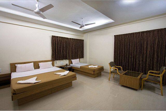 Hotel Tiranga Lodging, Pune 1